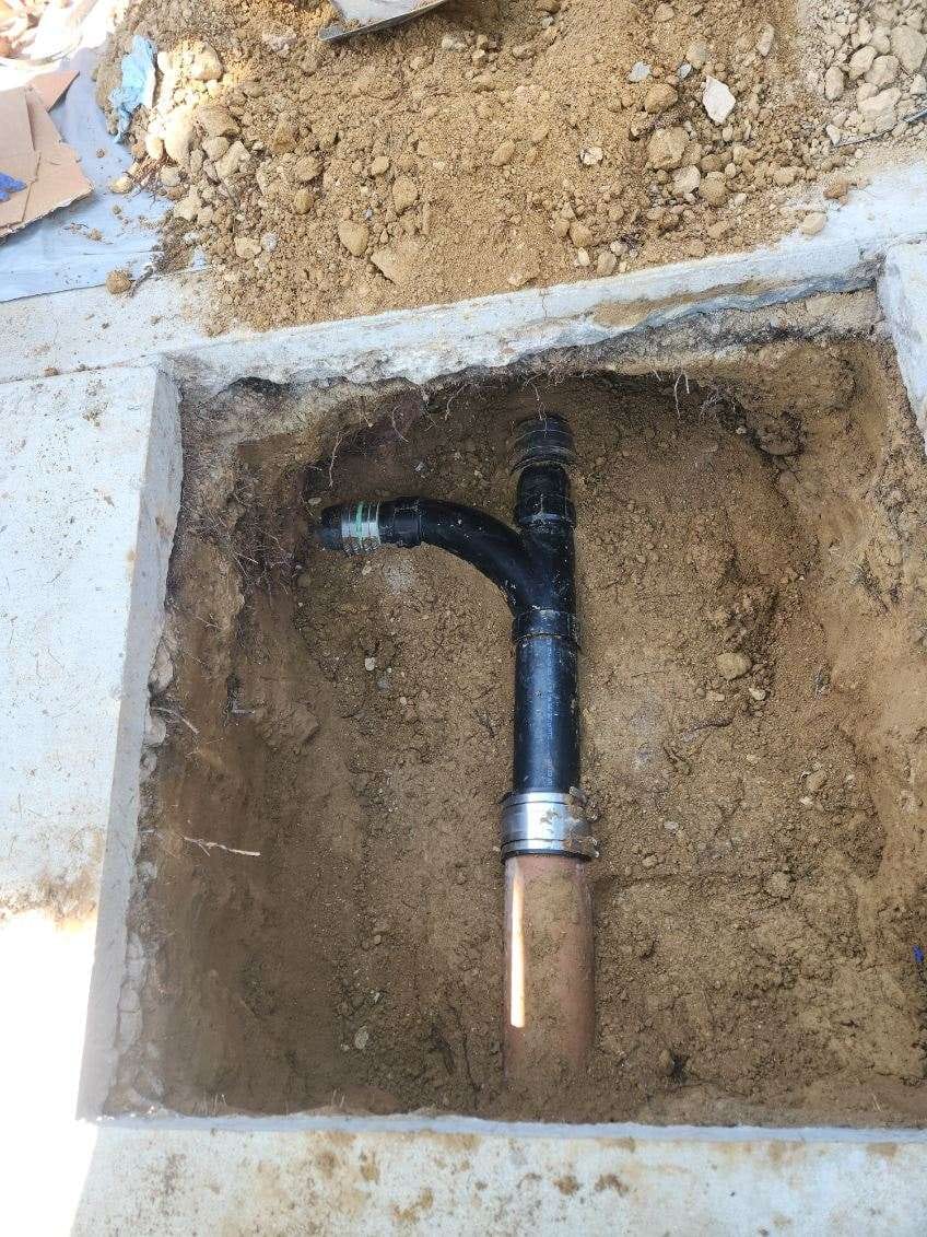 A trenchless sewer line repair using the fiberglass method in Los Angeles